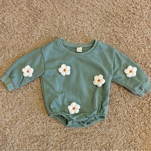 Baby girl flowers sweatshirt bodysuit